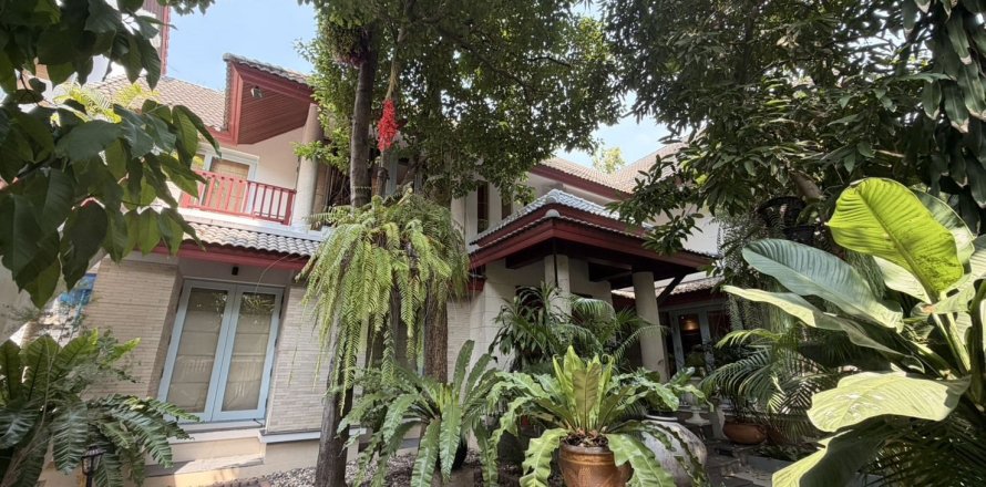 House in Bangkok, Thailand 2 bedrooms № 173238