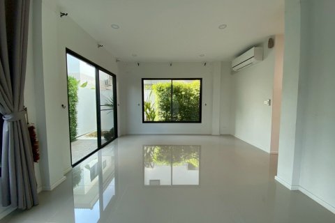 Maison à Lat Krabang, Bangkok, Thaïlande 4 chambres № 173235 - photo 17