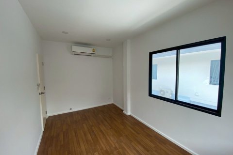 Maison à Lat Krabang, Bangkok, Thaïlande 4 chambres № 173235 - photo 25