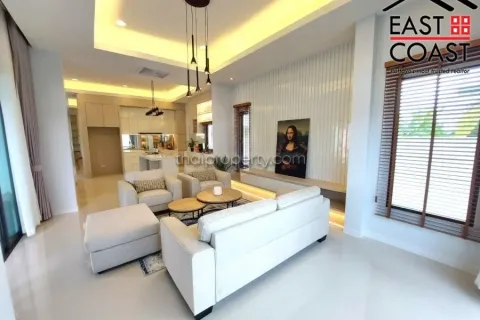 Casa de 3 dormitorios en Pattaya, Tailandia № 213340 - foto 8
