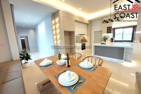 Casa de 3 dormitorios en Pattaya, Tailandia № 213340 - foto 6