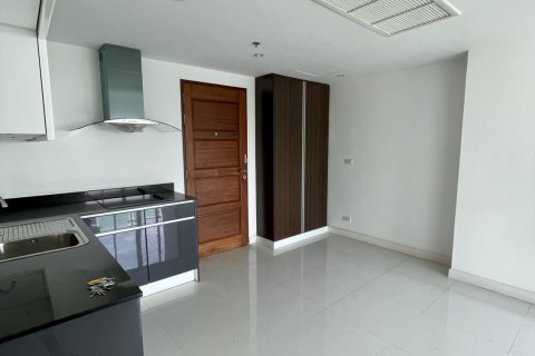 Condo in Pattaya, Thailand, 2 bedrooms  № 152692 - photo 2