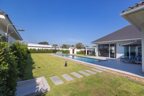 Villa in Hua Hin, Thailand 3 Schlafzimmer № 221798 - Foto 4
