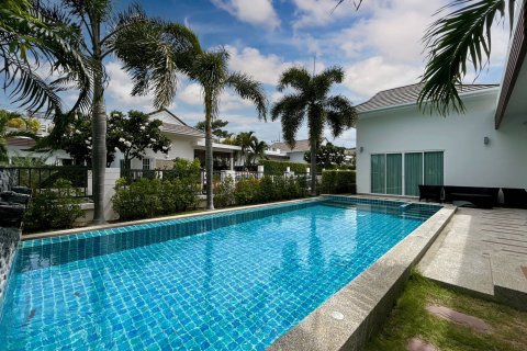 Villa in Hua Hin, Thailand 3 bedrooms № 168561 - photo 4