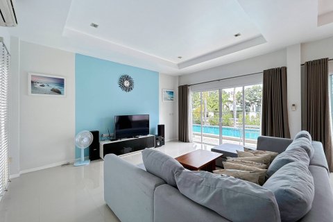 Villa in Hua Hin, Thailand 3 bedrooms № 168561 - photo 15