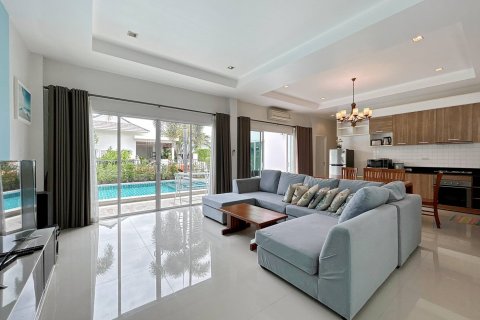 Villa in Hua Hin, Thailand 3 bedrooms № 168561 - photo 14
