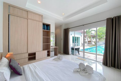 Villa in Hua Hin, Thailand 3 bedrooms № 168561 - photo 25