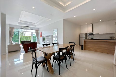 Villa in Hua Hin, Thailand 3 bedrooms № 168562 - photo 15