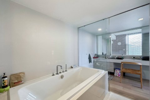 Condo in Hua Hin, Thailand, 2 bedrooms  № 168566 - photo 23