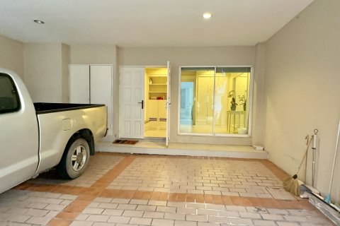 Townhouse à Watthana, Bangkok, Thaïlande 5 chambres № 201022 - photo 2