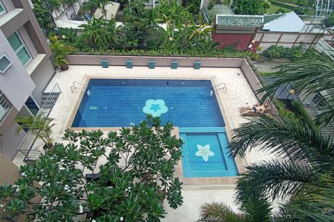 Condo in Khlong Toei, Bangkok, Thailand, 1 bedroom  № 201017 - photo 2