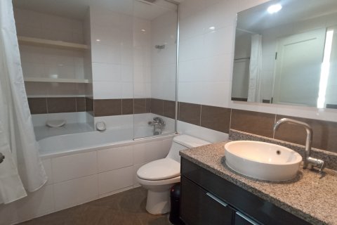Condo in Khlong Toei, Bangkok, Thailand, 1 bedroom  № 201017 - photo 5