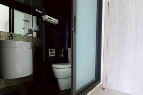 Студия в кондо в Клонг Тоэй, Бангкок, Таиланд № 136196 - фото 4