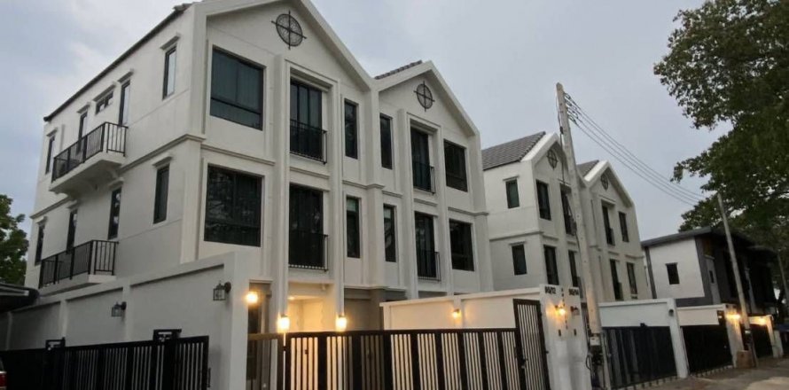 Villa in Chiang Mai, Thailand 4 bedrooms № 136194