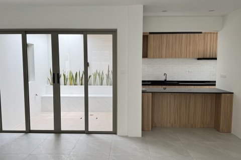 House in Phuket, Thailand 3 bedrooms № 136190 - photo 17
