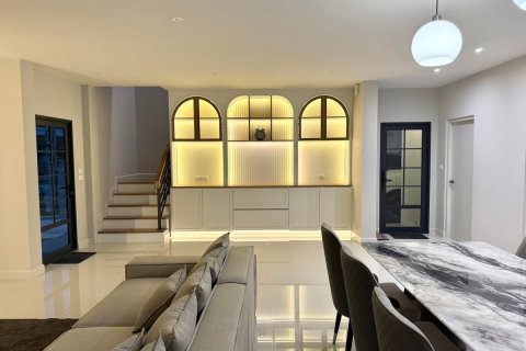 Дом в Банг Каео, Таиланд с 4 спальнями № 164199 - фото 2