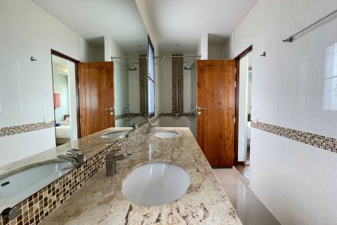 Villa in Phuket, Thailand 2 bedrooms № 164197 - photo 9