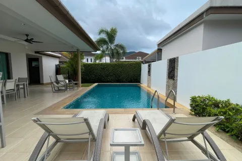 Villa in Phuket, Thailand 2 bedrooms № 164197 - photo 2