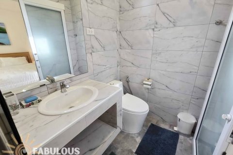 Villa in Kathu, Thailand 4 bedrooms № 179338 - photo 4