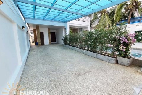 Villa in Kathu, Thailand 4 bedrooms № 179338 - photo 15