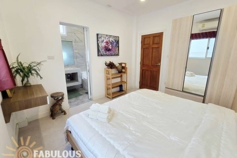 Villa in Kathu, Thailand 4 bedrooms № 179338 - photo 5