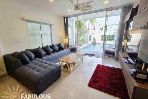 Villa in Kathu, Thailand 4 bedrooms № 179338 - photo 11