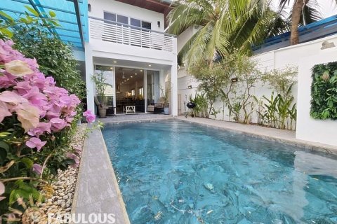 Villa in Kathu, Thailand 4 bedrooms № 179338 - photo 1