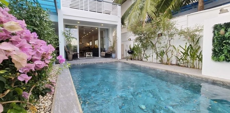 Villa in Kathu, Thailand 4 bedrooms № 179338