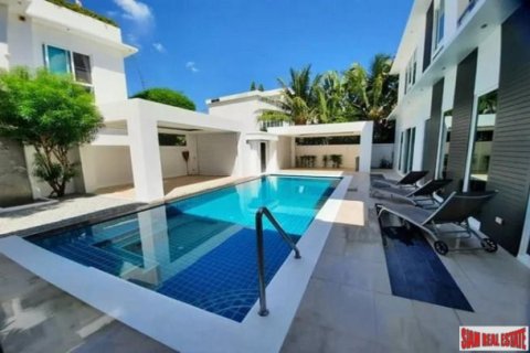 Villa sur Jomtien Beach, Pattaya, Thaïlande 5 chambres № 194279