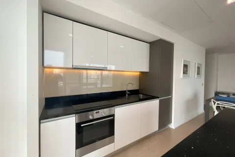 Кондоминиум с 2 спальнями в Кхлонг Сане, Бангкок, Таиланд № 150316 - фото 3