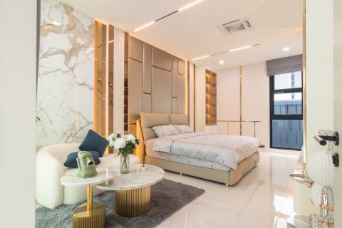 Villa in Pattaya, Thailand 4 Schlafzimmer № 214179 - Foto 16