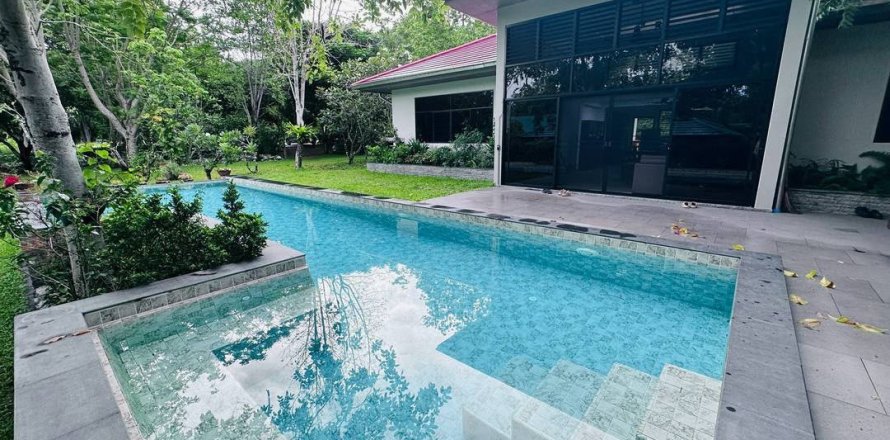 Villa in Pattaya, Thailand 4 Schlafzimmer № 220572
