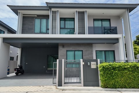 Chalet de 4 dormitorios en Pattaya, Tailandia № 220573