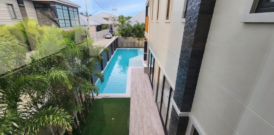 Villa in Pattaya, Thailand 5 Schlafzimmer № 220570