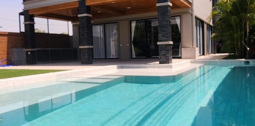 Villa in Pattaya, Thailand 4 Schlafzimmer № 220571