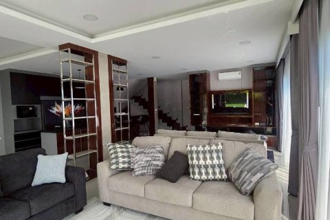 Villa in Pattaya, Thailand 4 Schlafzimmer № 220571 - Foto 10