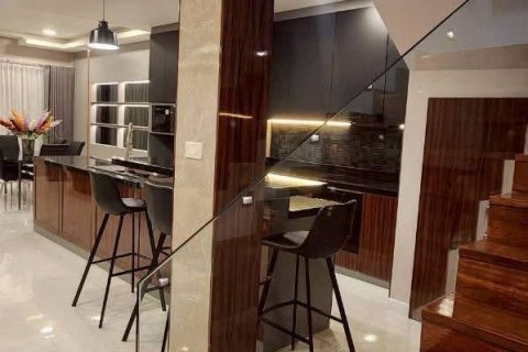 Villa in Pattaya, Thailand 4 Schlafzimmer № 220571 - Foto 7