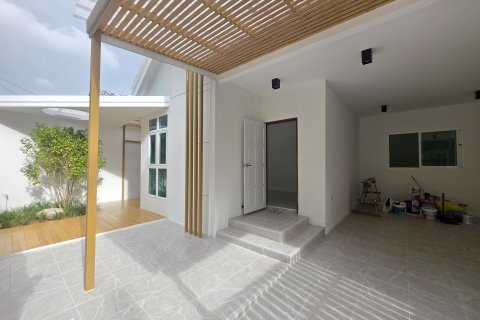 Townhouse in Phuket, Thailand 3 bedrooms № 149299 - photo 2