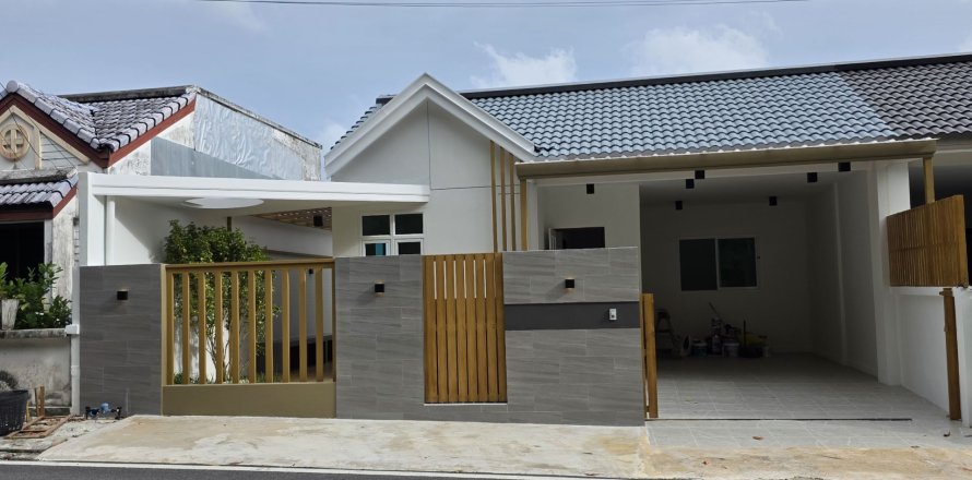 Townhouse in Phuket, Thailand 3 bedrooms № 149299