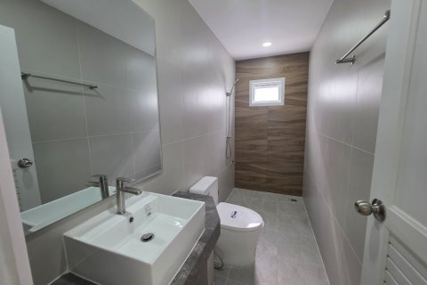 Townhouse in Phuket, Thailand 3 bedrooms № 149299 - photo 8