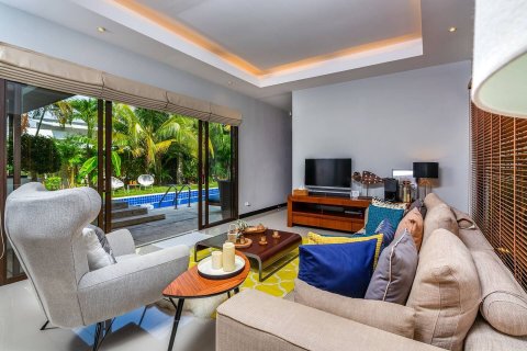 Villa in Phuket, Thailand 3 bedrooms № 160306 - photo 9