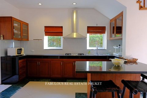 Villa in Rawai, Thailand 3 bedrooms № 179752 - photo 14