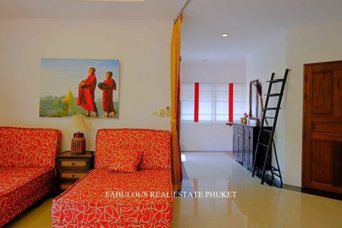 Villa in Rawai, Thailand 3 bedrooms № 179752 - photo 7