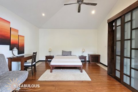 Villa in Kathu, Thailand 4 bedrooms № 179751 - photo 16