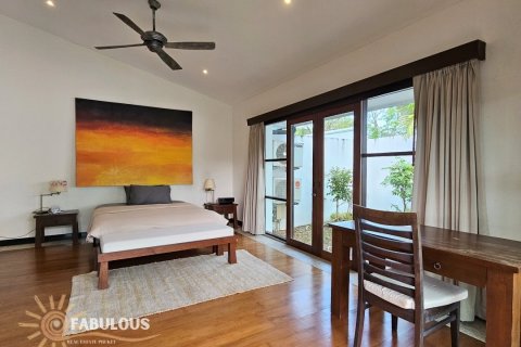 Villa in Kathu, Thailand 4 bedrooms № 179751 - photo 8