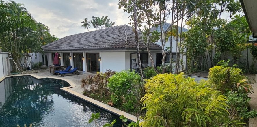Villa in Kathu, Thailand 4 bedrooms № 179751