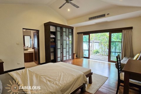 Villa in Kathu, Thailand 4 bedrooms № 179751 - photo 13