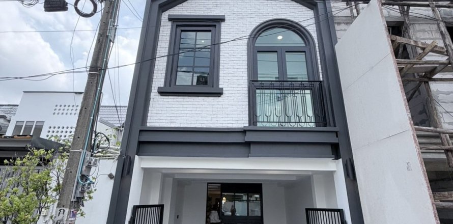 Таунхаус в Ваттхане, Бангкок, Таиланд с 3 спальнями  № 152705