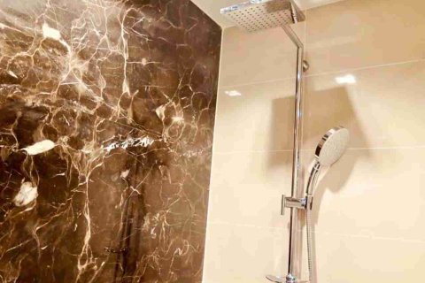 Condo in Thonburi, Bangkok, Thailand, 1 bedroom № 183519 - photo 8