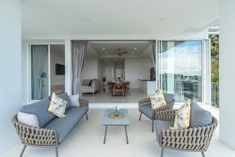 Penthouse in Karon, Thailand 15 bedrooms № 113213 - photo 29